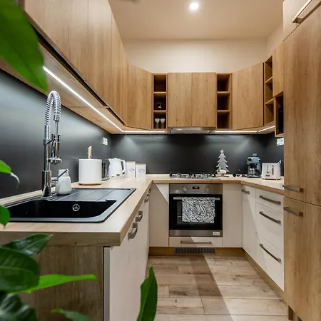 Garbo 3 Bedroom Centrum Very New *