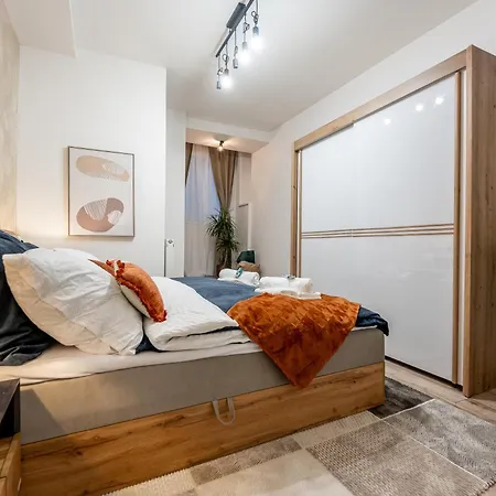 Garbo 3 Bedroom Centrum Very New * Kosice