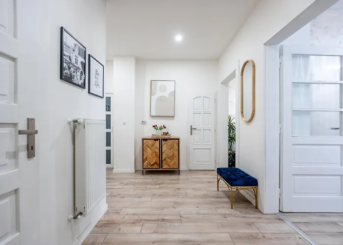 Garbo 3 Bedroom Centrum Very New