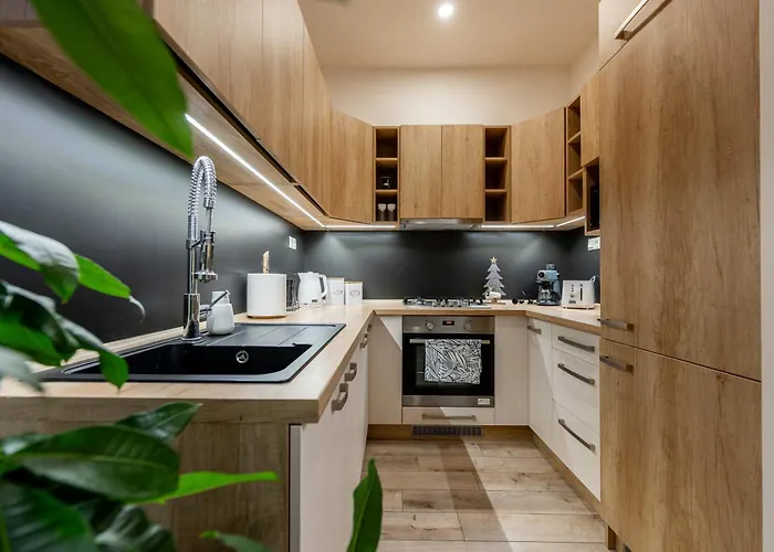 Garbo 3 Bedroom Centrum Very New *