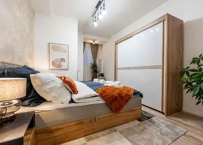 Garbo 3 Bedroom Centrum Very New * Košice